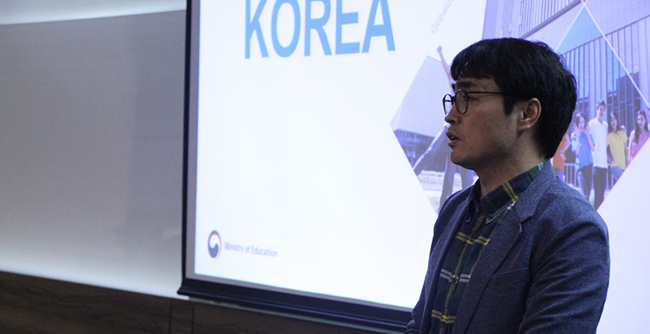 Ministro da Educação da Coreia do Sul realiza bate-papo com coordenadores da FAE 