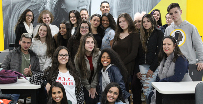 Projeto social do campus São José dos Pinhais empodera e prepara adolescentes para o mercado de trabalho