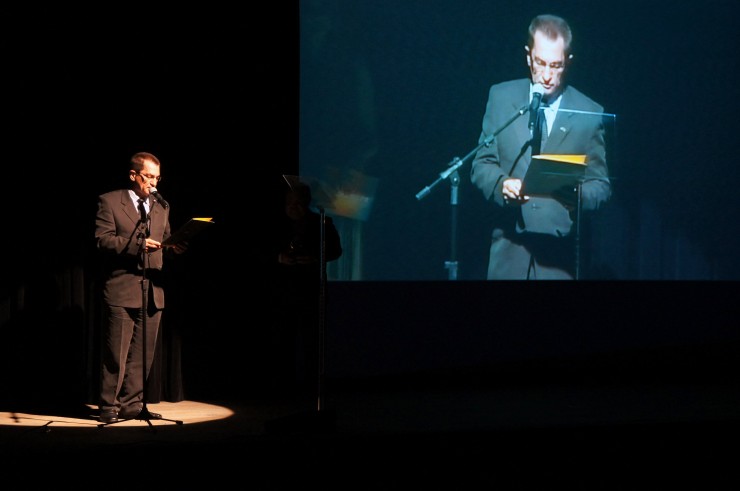 Frei Nelson José Hillesheim recebe o prêmio SUCESU 2014.