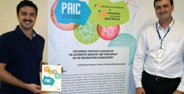 Alunos da FAE são premiados em Congresso de Iniciação Científica da PUC-PR.