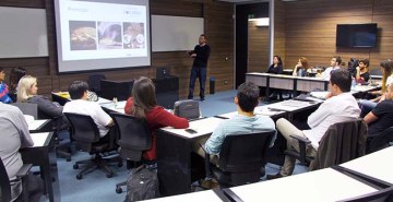 FAE promove encontros mensais sobre empreendedorismo para ex-alunos 