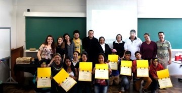 Adolescentes assistidos por programa social receberam certificados pela participação na iniciativa