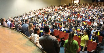 Mais de 600 estudantes do Ensino Médio participaram do encontro de cursos de graduação da FAE